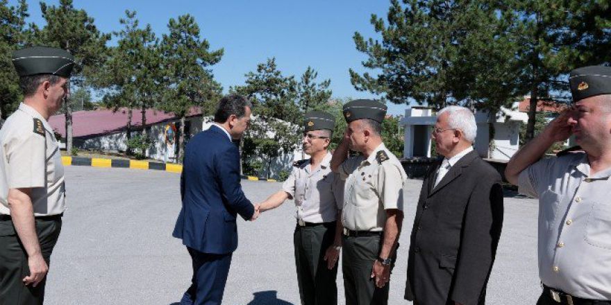 Vali Azmi Çelik, İl Jandarma Komutanlığı’nı Ziyaret Etti