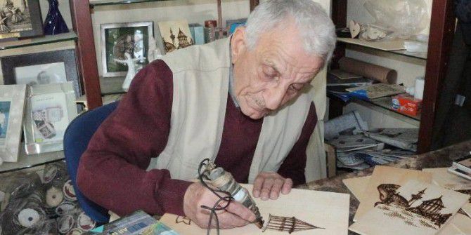 Ahşabı Sanata Dönüştürüyor