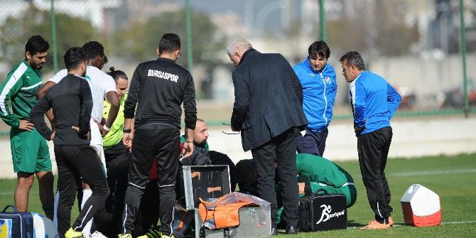 Bursaspor’da Büyük Şok, Antrenman Maçında Ayağı Kırıldı