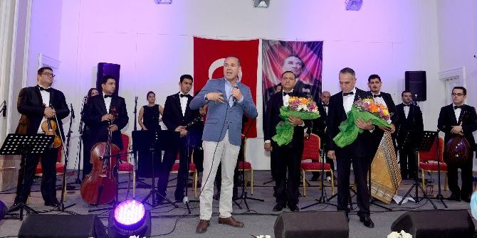 Atatürk’ün Sevdiği Şarkılar Adana’da Yankılandı