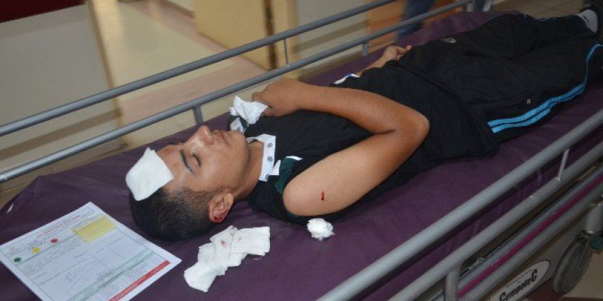 Kafasını Bahçe Duvarına Çarpan Çocuk Yaralandı