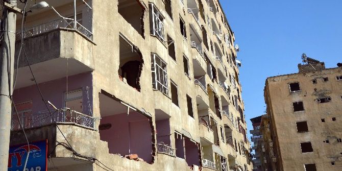 Bağlar’daki Patlamada Hasar Gören Evlerinin Yıkılmasını İstiyorlar