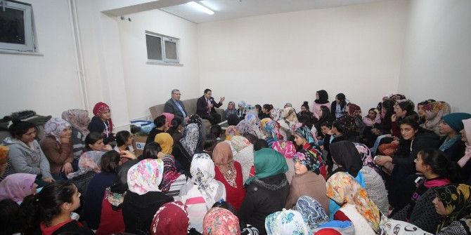 Vali Işın, Pansiyonda Kalan Öğrencileri Ziyaret Etti