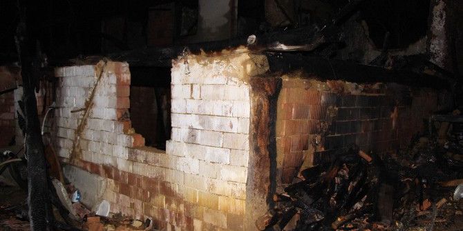 2 Kardeş Yangında Can Verdi