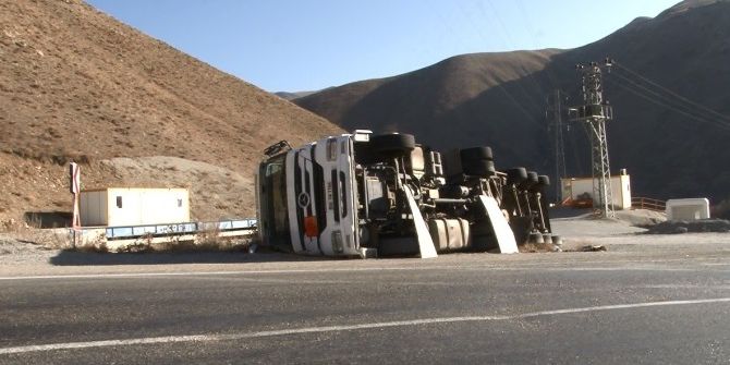 Erzurum’da Trafik Kazası: 2 Yaralı