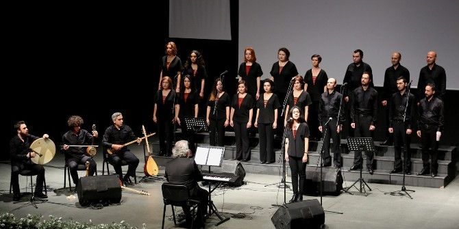 Ruhi Su Dostlar Korosu’ndan Unutulmaz Performans