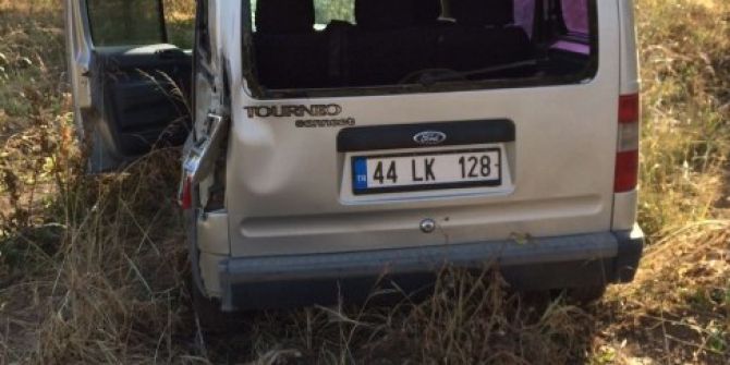 Malatya-elazığ Karayolunda Kaza: 2 Yaralı