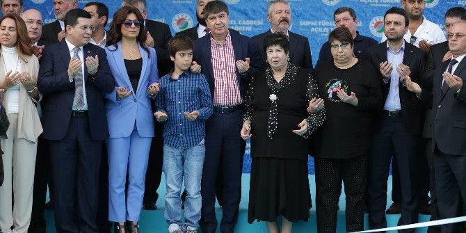 Başkan Türel Ve Ailesini Duygulandıran Açılış