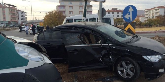 Elazığ’da Trafik Kazası: 3 Yaralı