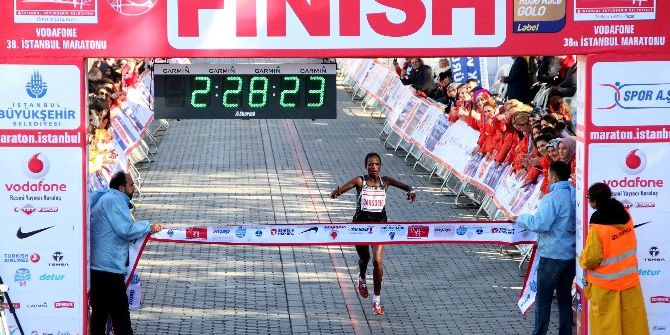 İstanbul Maratonu Kadınlarda İpi Kenyalı Atlet Göğüsledi
