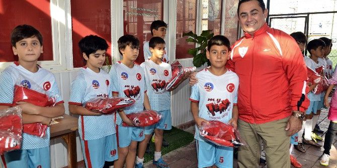 Başkan Küçükkuru’dan İbradı Spor’a Malzeme Desteği