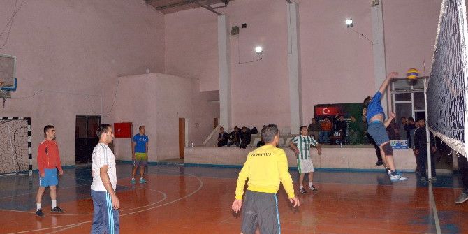 Çatak’ta Voleybol Turnuvası