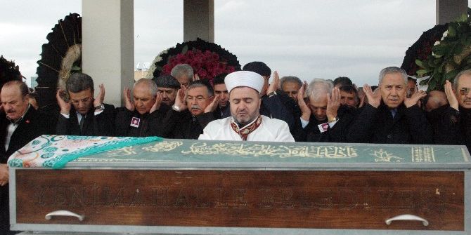 Türofed Başkanı Ayık’ın Annesi Son Yolculuğuna Uğurlandı