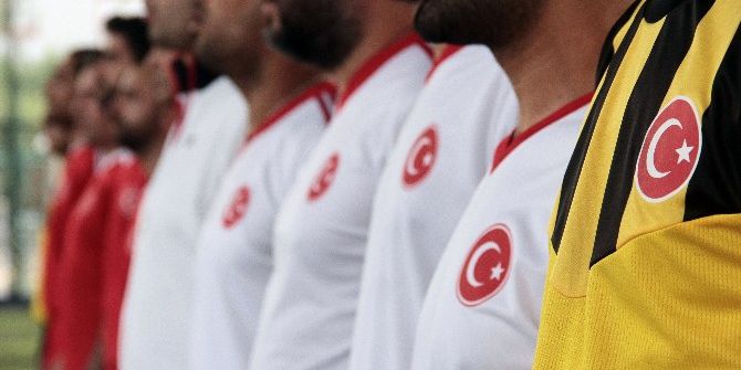 Şehit Çocuğunun Baba Hasreti Futbol Maçıyla Giderildi