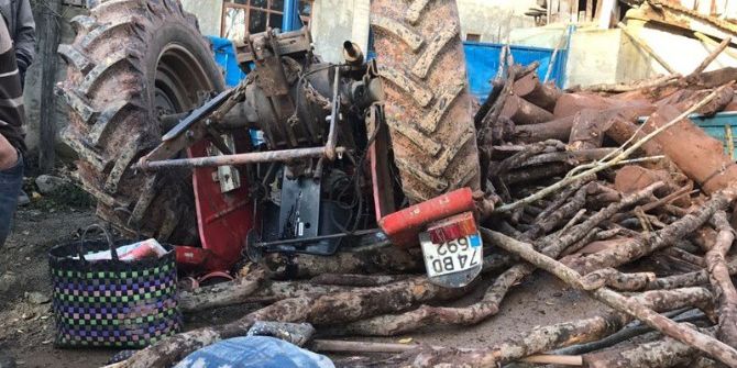 Bartın’da Traktör Devrildi: 4 Yaralı