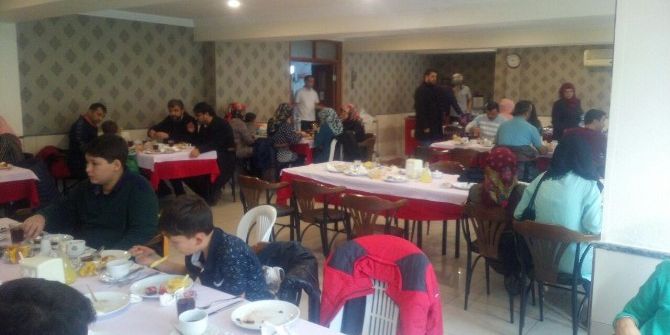 Öğrencilere Teog Öncesi Moral Kahvaltısı