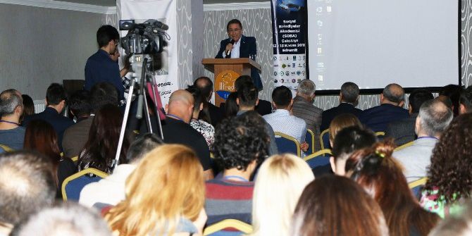 Edremit’te ‘Sosyal Medya Çalıştayı’ Yapıldı