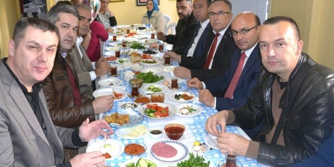 Bayanlardan Başkanlara Kahvaltı