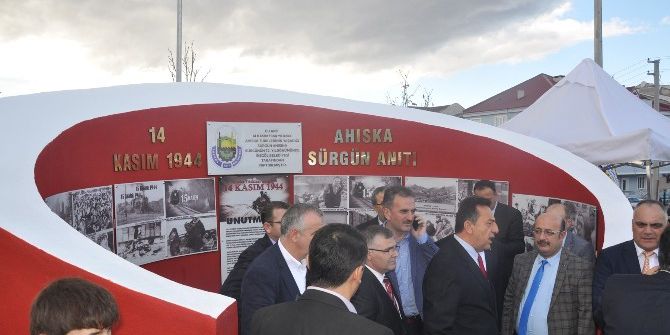 Ahıska Sürgünü Anıtı Ve Parkı Gözyaşlarıyla Açıldı