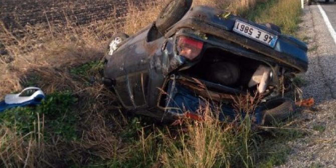 Otomobil Yoldan Çıkıp Takla Attı: 4 Yaralı