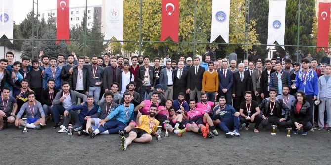 Kyk Cumhuriyet Turnuvası Kupaları Sahiplerini Buldu