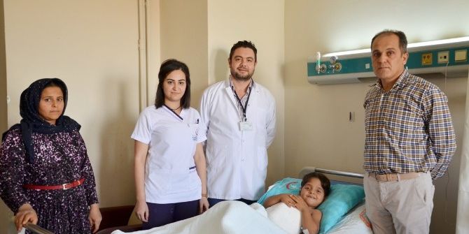 Küçük Kız Ameliyatla Sağlığına Kavuştu