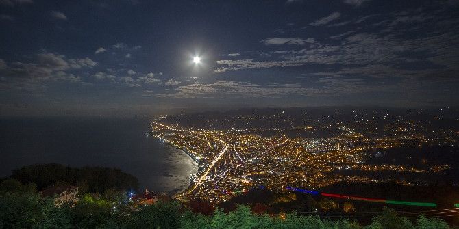 Ayışığı Altındaki Şehir