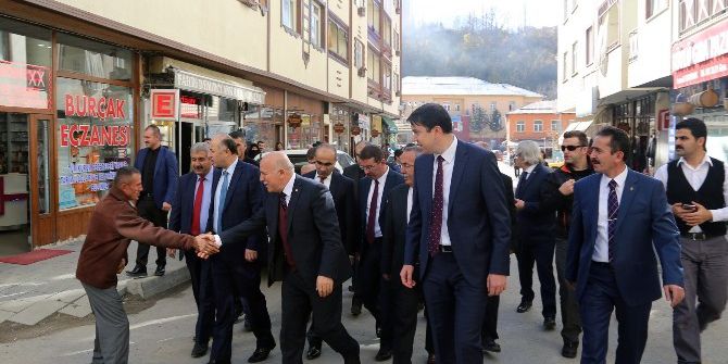 Mahalle Muhtarı Rizeli Balıkçıları Valiye Şikayet Etti