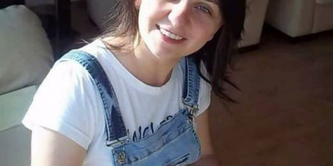 2 Çocuk Annesi Kadın 34 Yaşında Bağırsak Kanserinden Hayatını Kaybetti