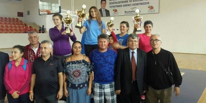 Başarılı Sporcular Gururlandırdı