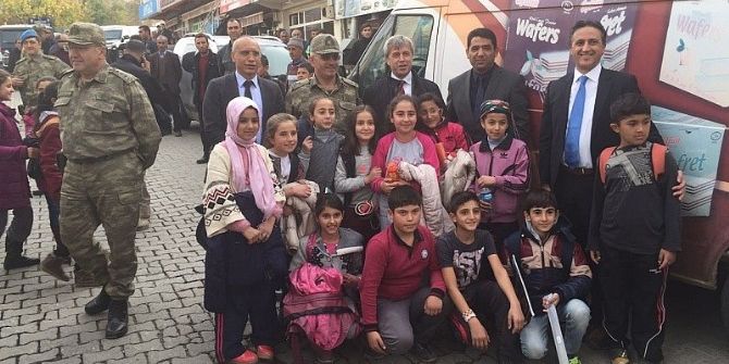 Bitlis Valisi Çınar’ın Mutki Ziyareti