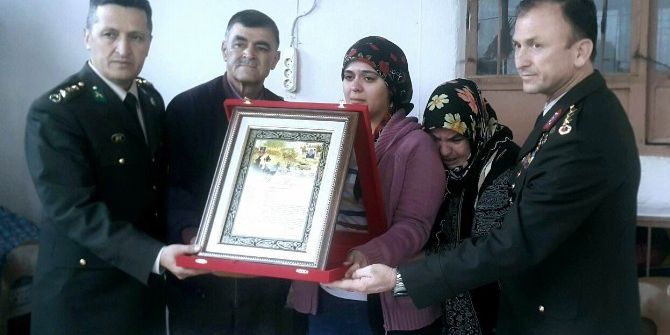 Şehit Ailelerine ’Şehadet Belgesi’ Verildi