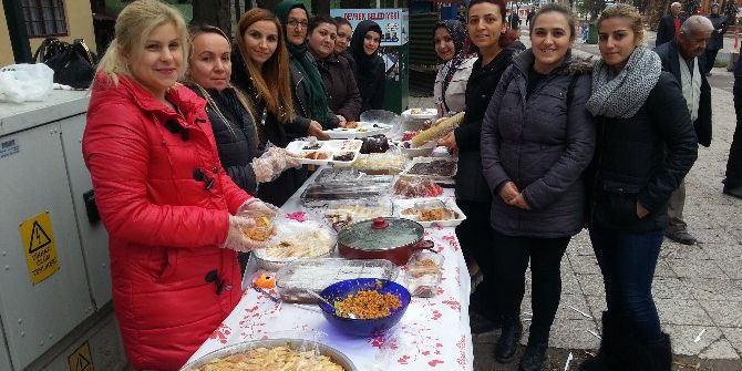 Ak Parti Kadın Kolları Kermes Düzenledi