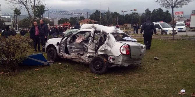 Otomobil Hasta Taşıyan Ambulansla Çarpıştı: 5 Yaralı