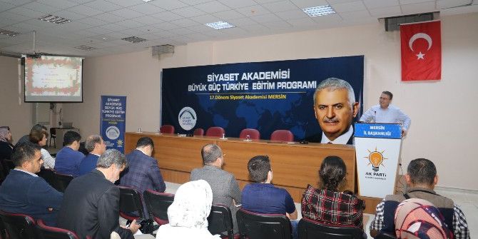 Ak Parti Siyaset Akademisi Dersleri Devam Ediyor