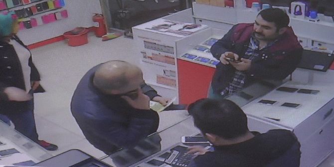 600 Euro Sahte Para İle Telefon Almak İsterken Yakayı Ele Verdi