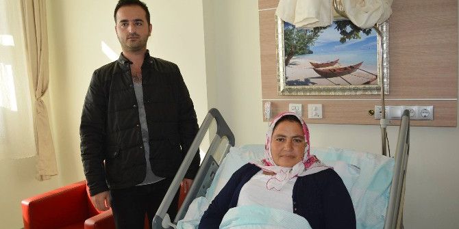 Göğüs Büyüklüğü Ameliyatı İle Birçok Hastalıktan Kurtuldu