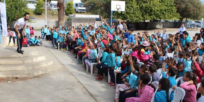 ‘Şeker Portakalı’ Çocukları Eğlendiriyor
