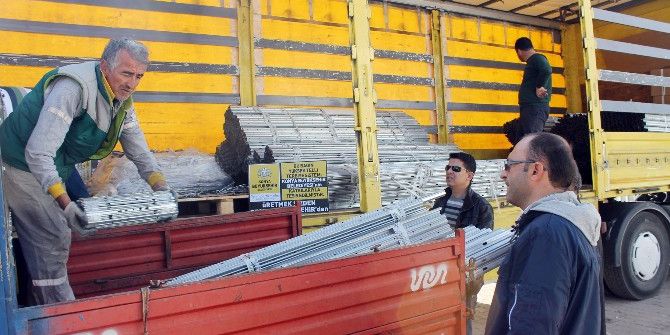 Büyükşehir’den Üzüm Üreticisine Destek