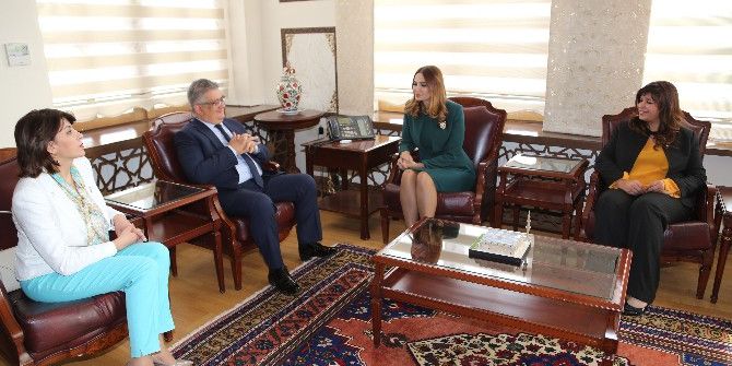 Azerbaycan Milletvekili Ganira Paşayeva, Vali Aykut Pekmez’i Ziyaret Etti