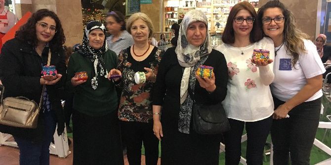 Gaziantepli Kadınlar Birbirinden Renkli Düğme Kutuları Yaptılar