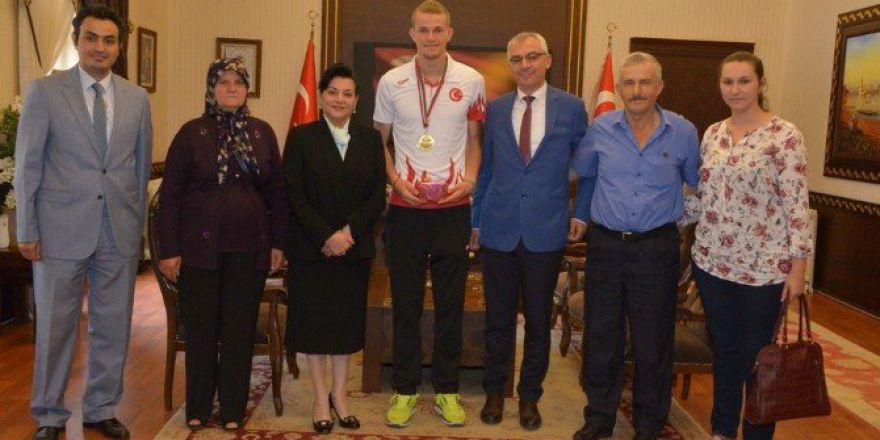 Milli Sporcudan Altın Madalya