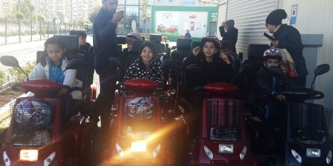 Çocuk Parkında Uygulamalı Trafik Eğitimi