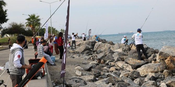 İskenderun’da Olta Balıkçıları Yarıştı