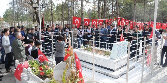 Çorumlu Gençler Ömer Halisdemir’in Kabrini Ziyaret Etti