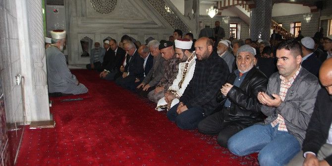 Şanlıurfa’da Şehitler İçin Gıyabi Cenaze Namazı Kılındı