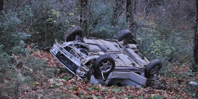 Bursa’da Otomobil Uçuruma Yuvarlandı: 4 Yaralı