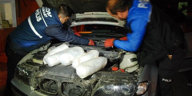 Otomobilin Zulasından 15 Kilo Esrar Çıktı