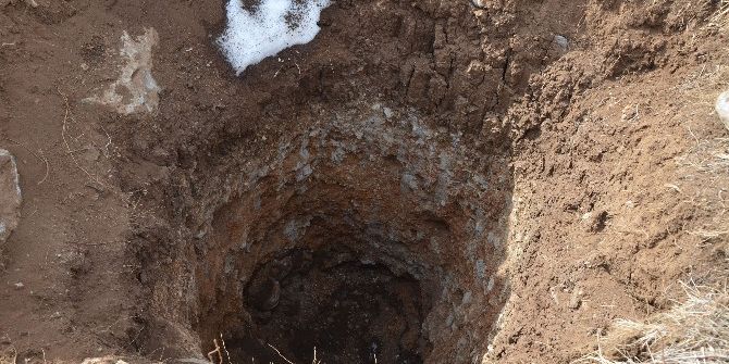 Define Avcıları Şehitliği Talan Etti