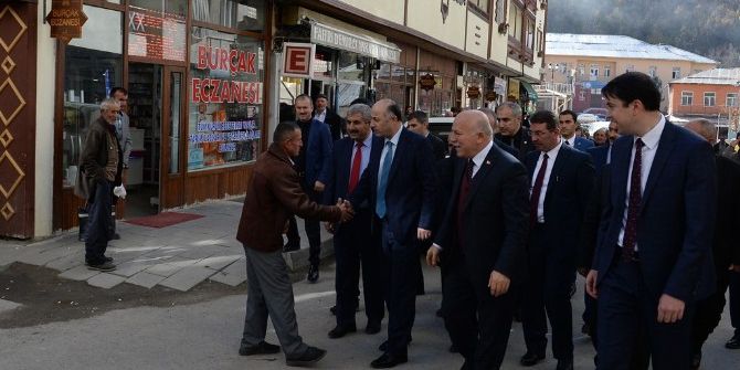 Vali Azizoğlu, İspir’de Muhtarlarla Bir Araya Geldi